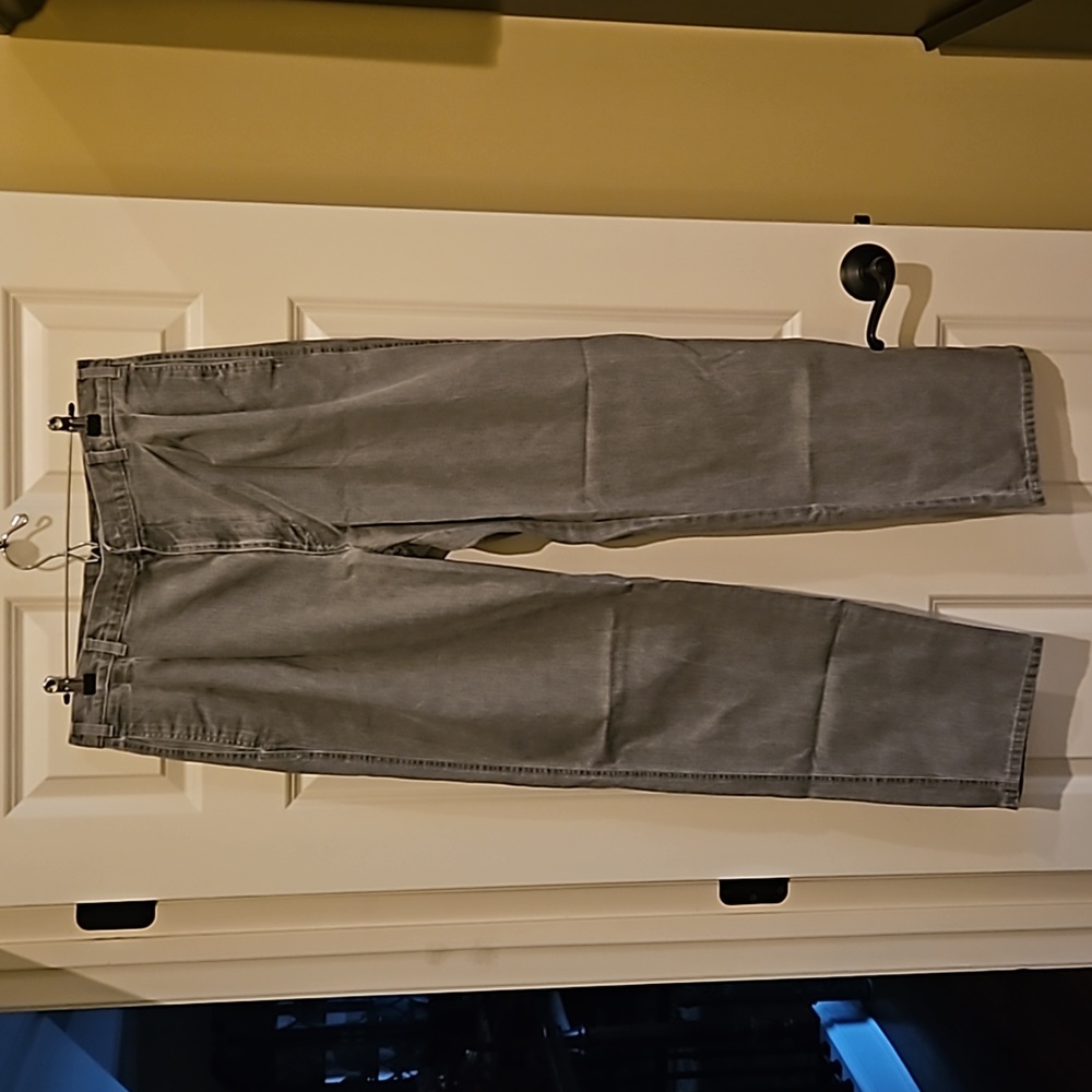 Lot of 2 𝅺DOCKERS Men’s Pants Size 38x34 (1 is gray & 1 is black)